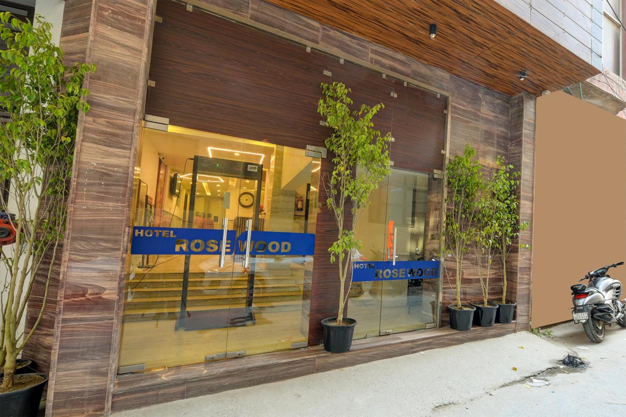 Rosewood Suites A Family Hotel Near Delhi Airport نيودلهي المظهر الخارجي الصورة